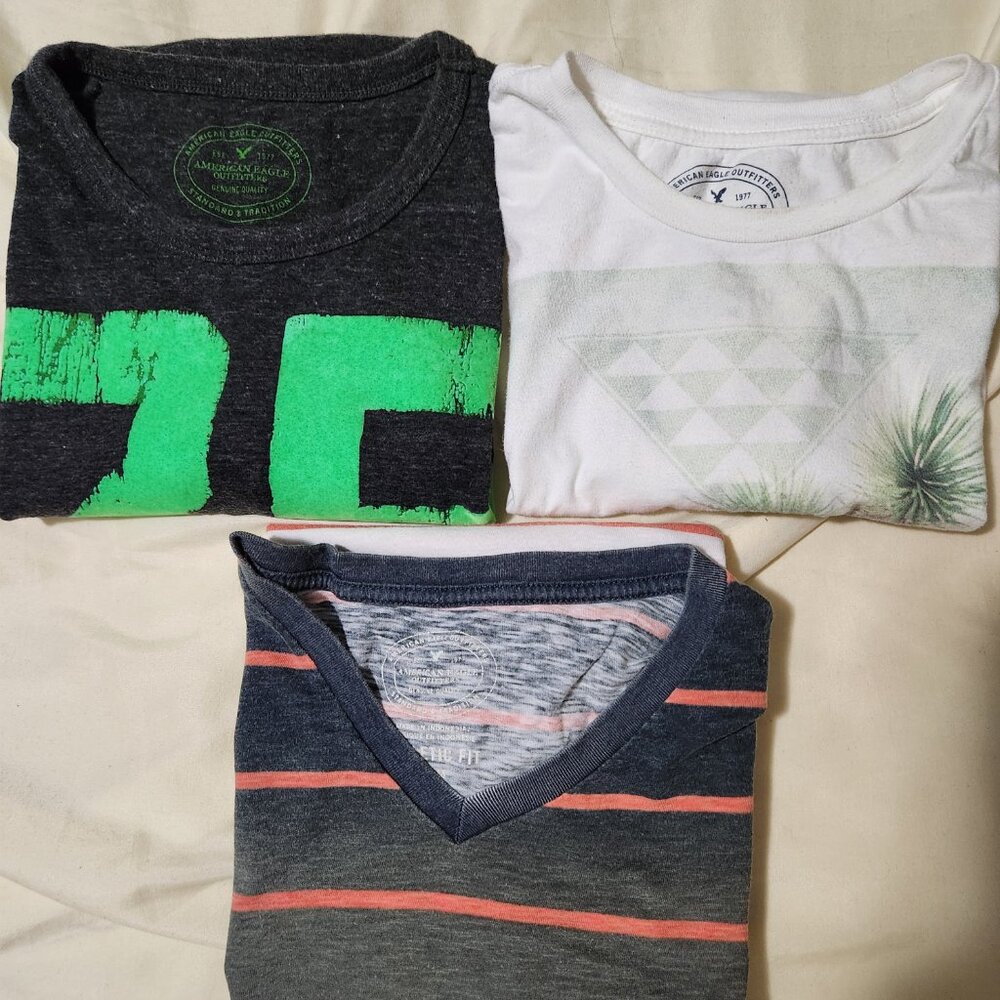 3 PCS American Eagle Outfitters T Shirts Men's Medium 3 SHIRTS